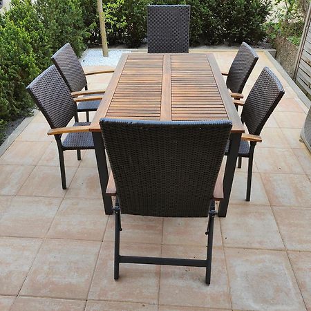 Eleonoras Ferienwohnung In Wuerzburg Stadt Mit Terrasse Im Erdgeschoss Inklusive Eigenen Parkplaetzen Vor Der Tuer Exterior foto